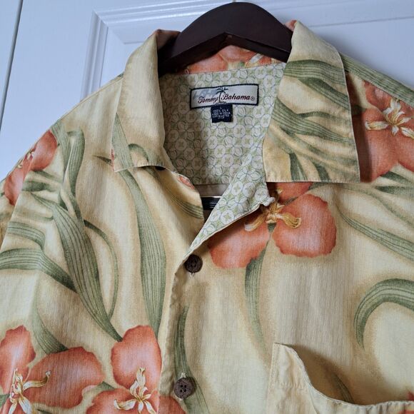 Tommy Bahama Size L Camp Shirt Tropical 100% Silk  Button Up Resort Vacationcore - Picture 3 of 8